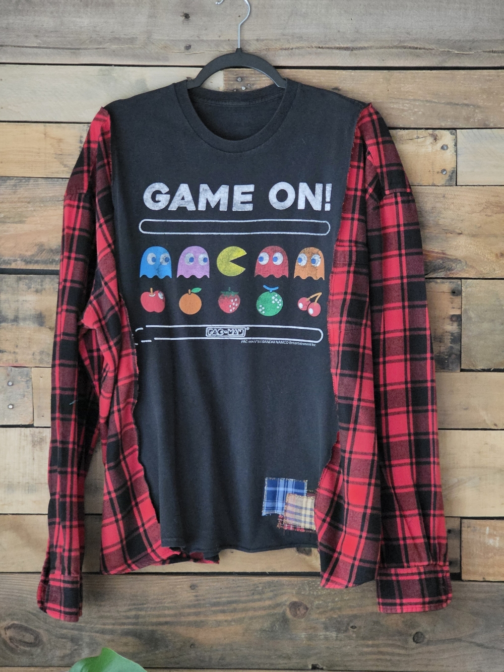 Upcycled Retro 'Game On!' Pac-Man Graphic Tee with Red Plaid Sleeves - Picture 4 of 8